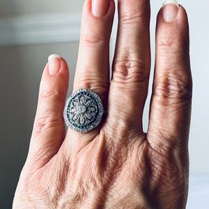 Vintage-Retro Sterling Silver Floral Ring. Size 7-1/4